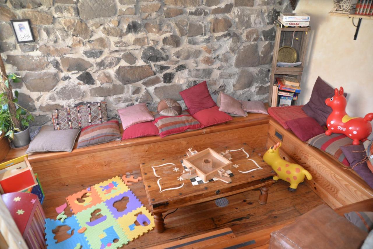 Logis Hotel-Restaurant La Mere Biquette Saint-Pons  المظهر الخارجي الصورة