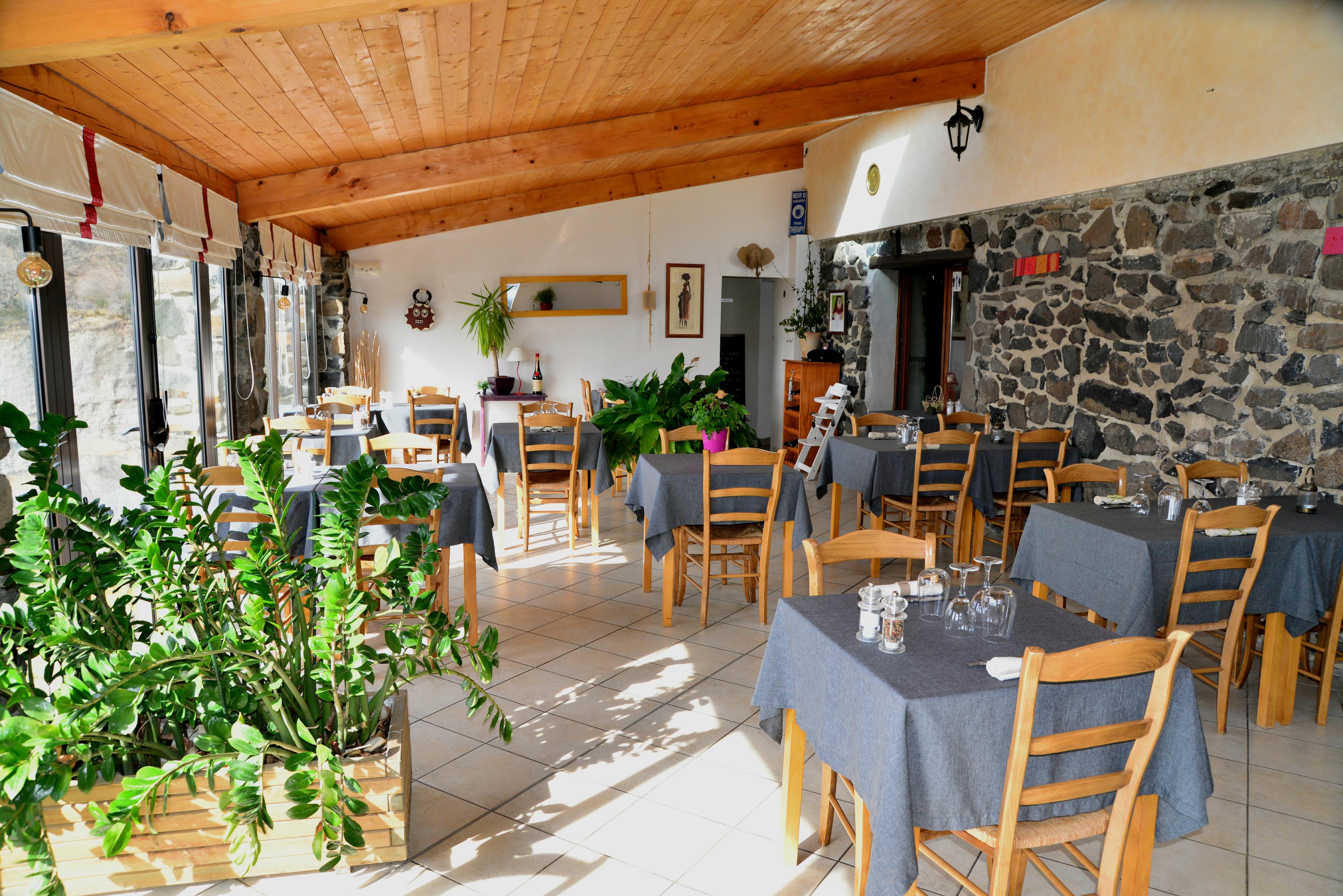 Logis Hotel-Restaurant La Mere Biquette Saint-Pons  المظهر الخارجي الصورة