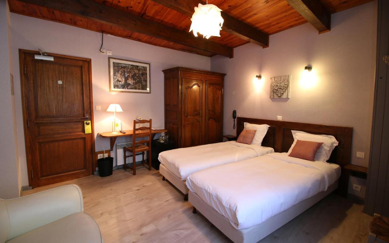 Logis Hotel-Restaurant La Mere Biquette Saint-Pons  المظهر الخارجي الصورة