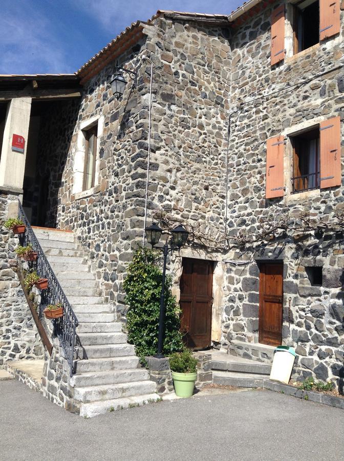 Logis Hotel-Restaurant La Mere Biquette Saint-Pons  المظهر الخارجي الصورة
